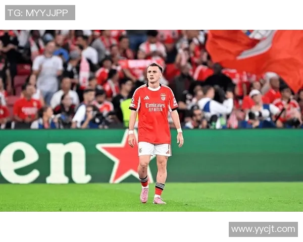 欧冠激战：AC米兰力克本菲卡全场沸腾瞬间回顾