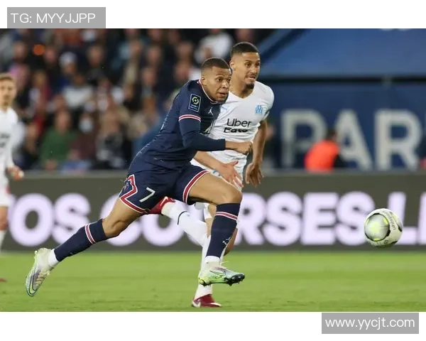 西甲激战：皇马完胜巴黎圣日耳曼乌龙球引发全场狂欢集锦回顾