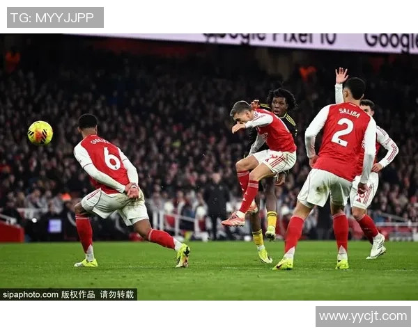 足总杯惊天冷门巴黎圣日耳曼大胜阿森纳引发争议判罚热议 足总杯惊天冷门巴黎圣日耳曼大胜阿森纳引发争议判罚热议